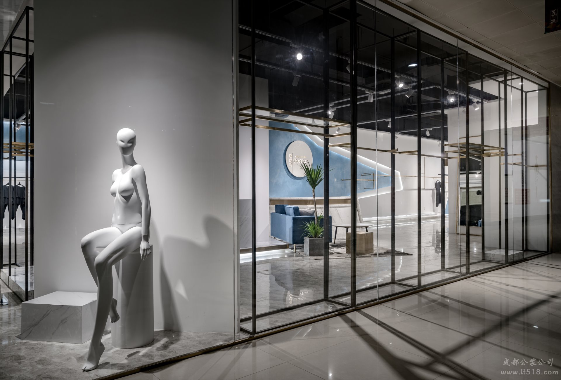 成都40平服裝店裝修如何設(shè)計(jì)呢？服裝店