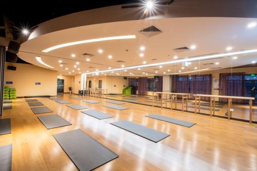 健身會所地面選用什么材料好？