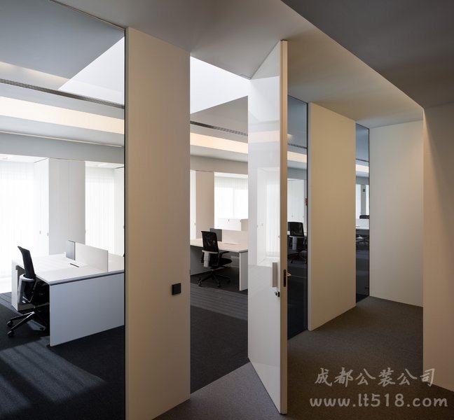 成都現(xiàn)代辦公室裝修風(fēng)格哪家工裝裝修公司好？